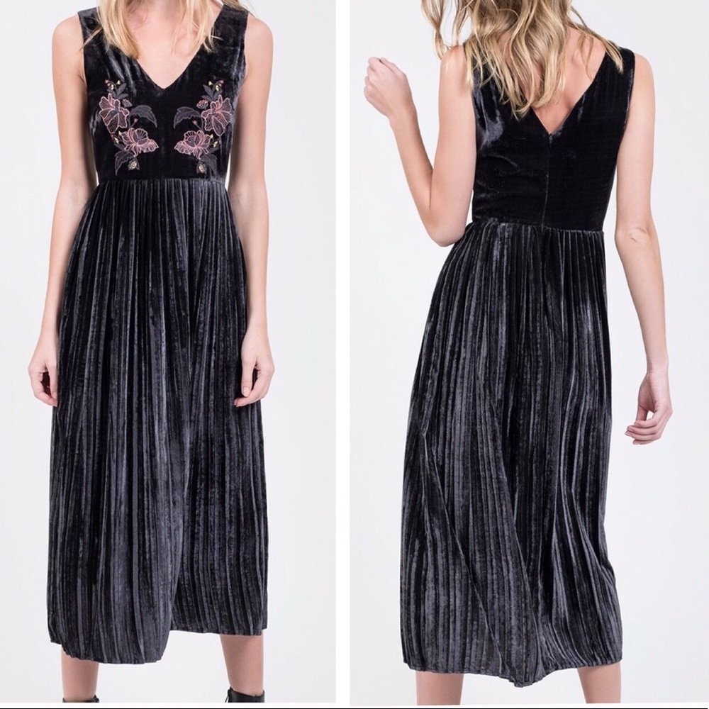 NWT J.O.A. Embroidered Pleated Velvet Maxi Dress